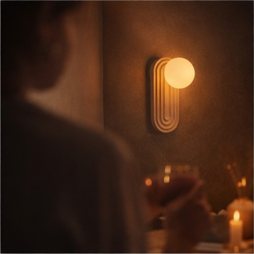 Applique murale ENSO en travertin — en situation — Lumren